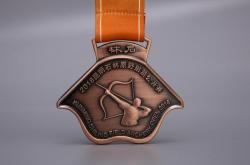 开云APP-青年选手突破个人记录，获得奖牌