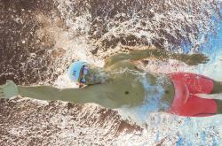 开云体育官网-里昂节奏掌控秘鲁，富安健洋成为关键先生，一场战术与意志的胜利