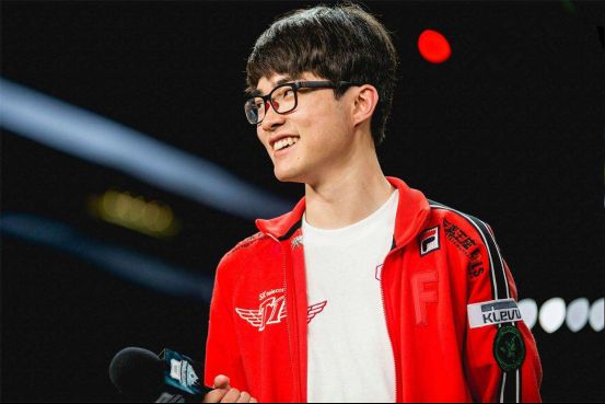 关于TSM血洗CLG，Faker送出助攻的信息