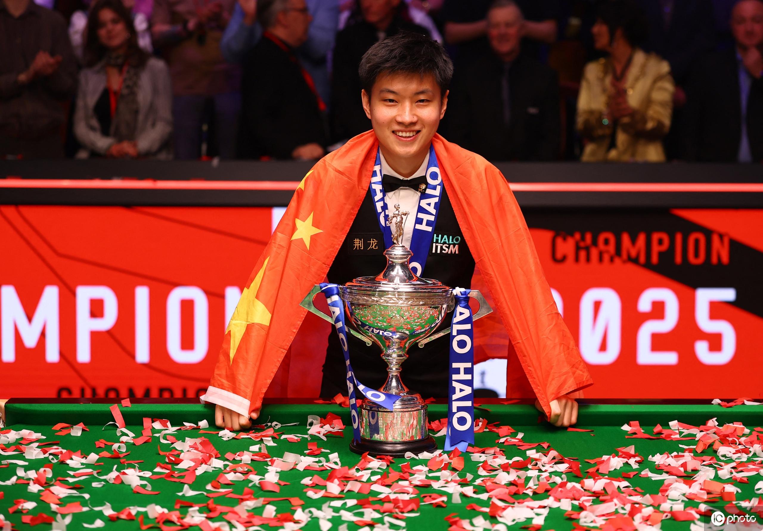 运动员在比赛中发挥出色，赢得掌声