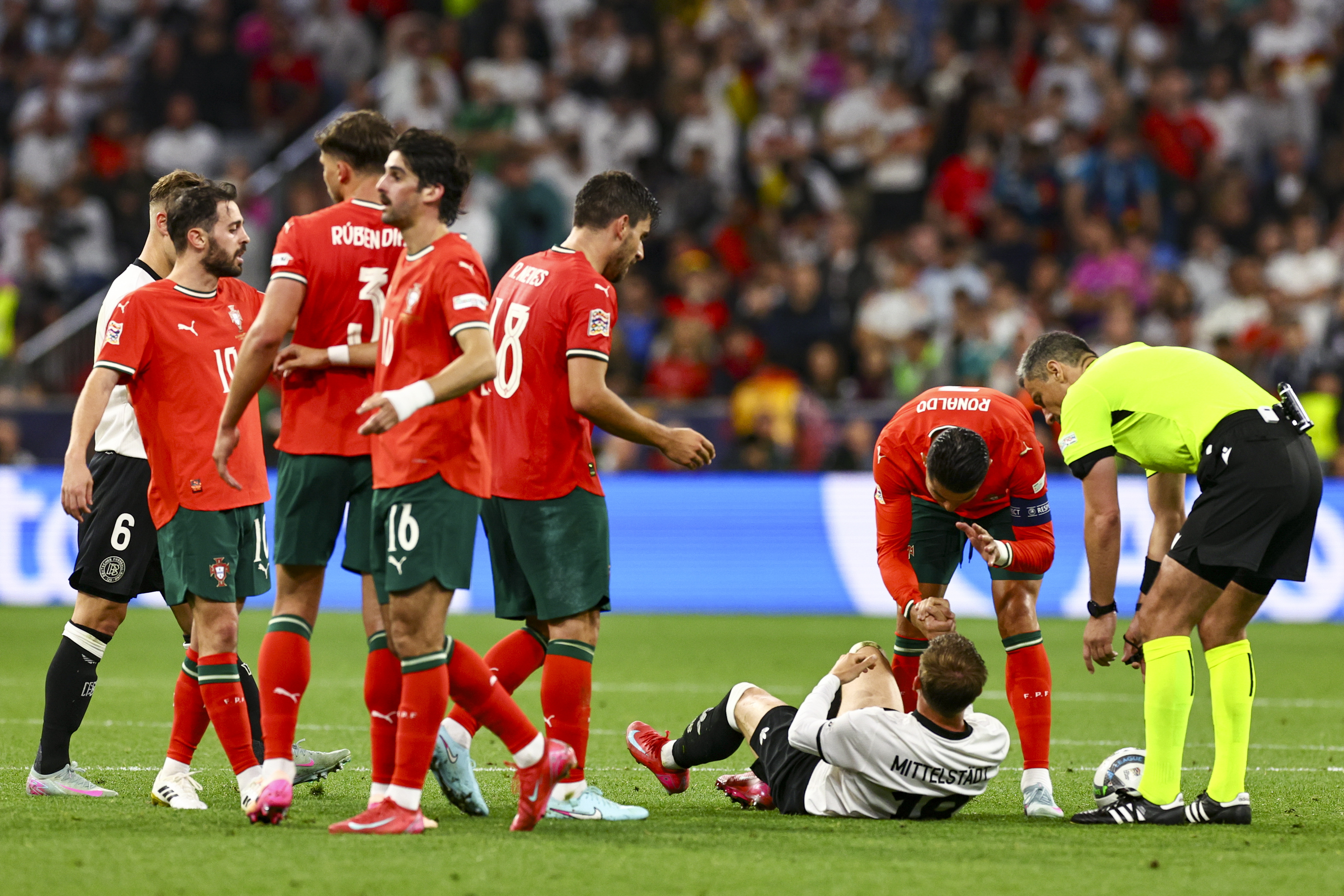 葡萄牙战胜法国欧洲锦标赛小组赛