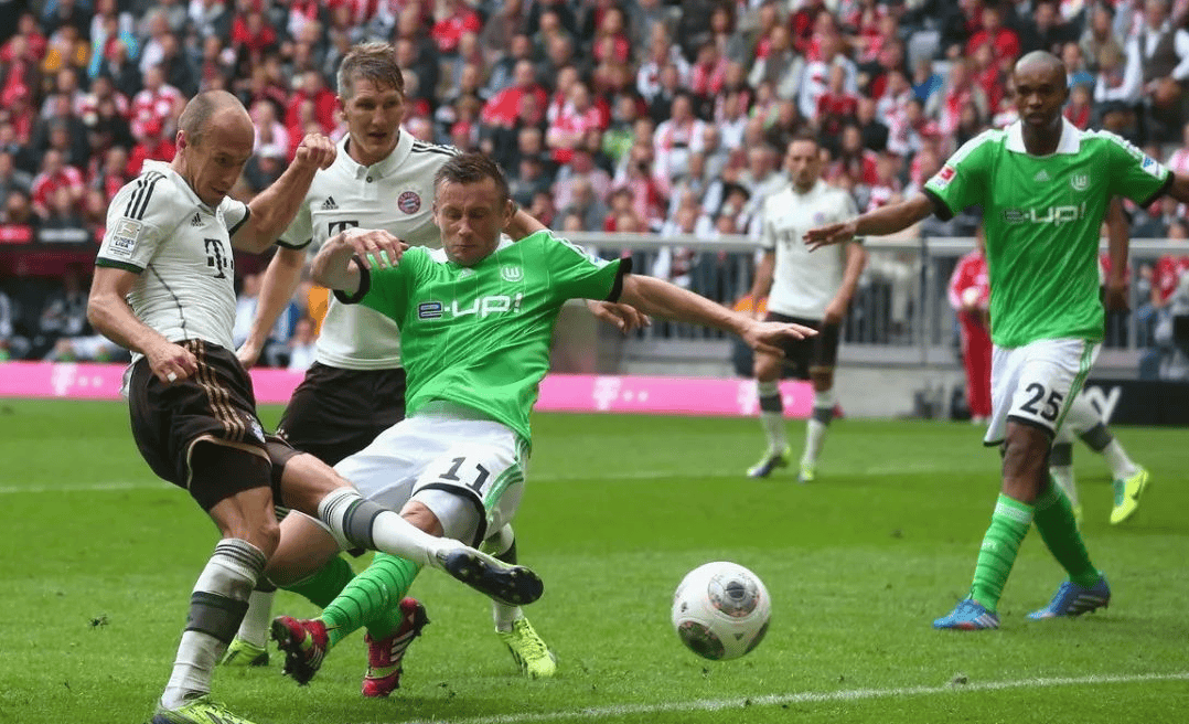 包含沃尔夫斯堡在主场击败弗莱堡，积累胜利的词条