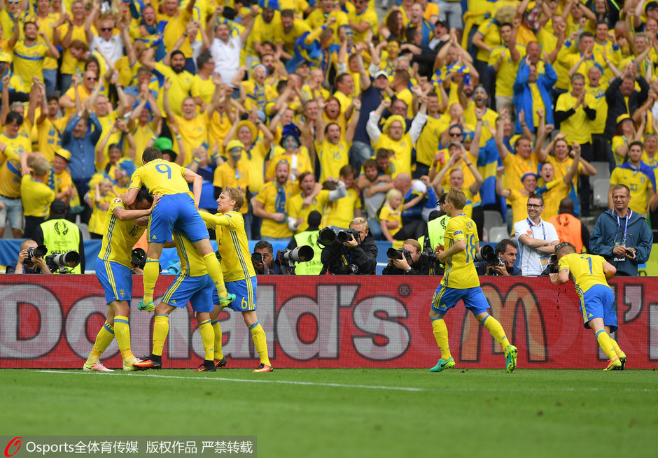 包含瑞典战平爱尔兰，小组出线希望升温的词条