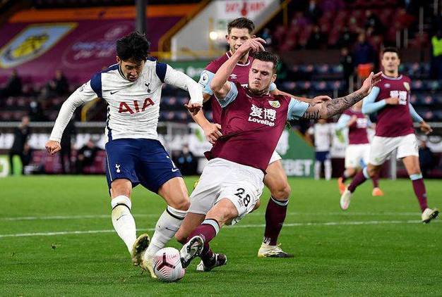 热那亚遭遇逆转，惨遭意甲升班马击败的简单介绍