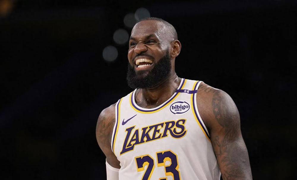 湖人奏凯连胜，詹姆斯上演绝杀