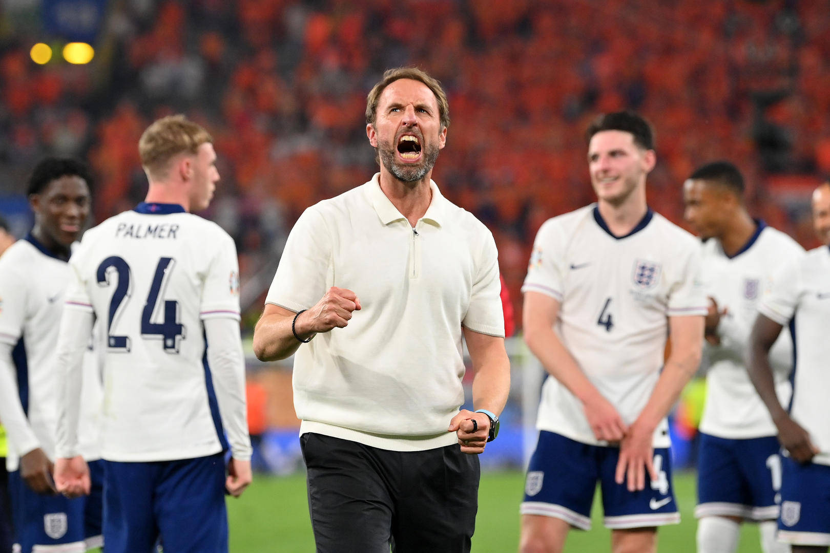 英格兰队取得惊险胜利,晋级强的简单介绍 英格兰队取得惊险胜利,晋级强的简单介绍