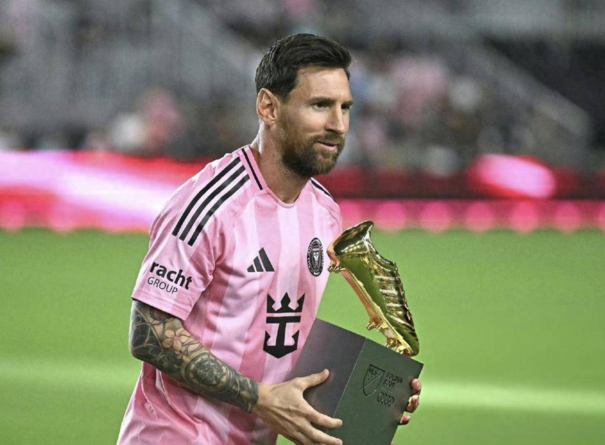 关于梅西助攻帽子戏法，巴萨豪取三分的信息