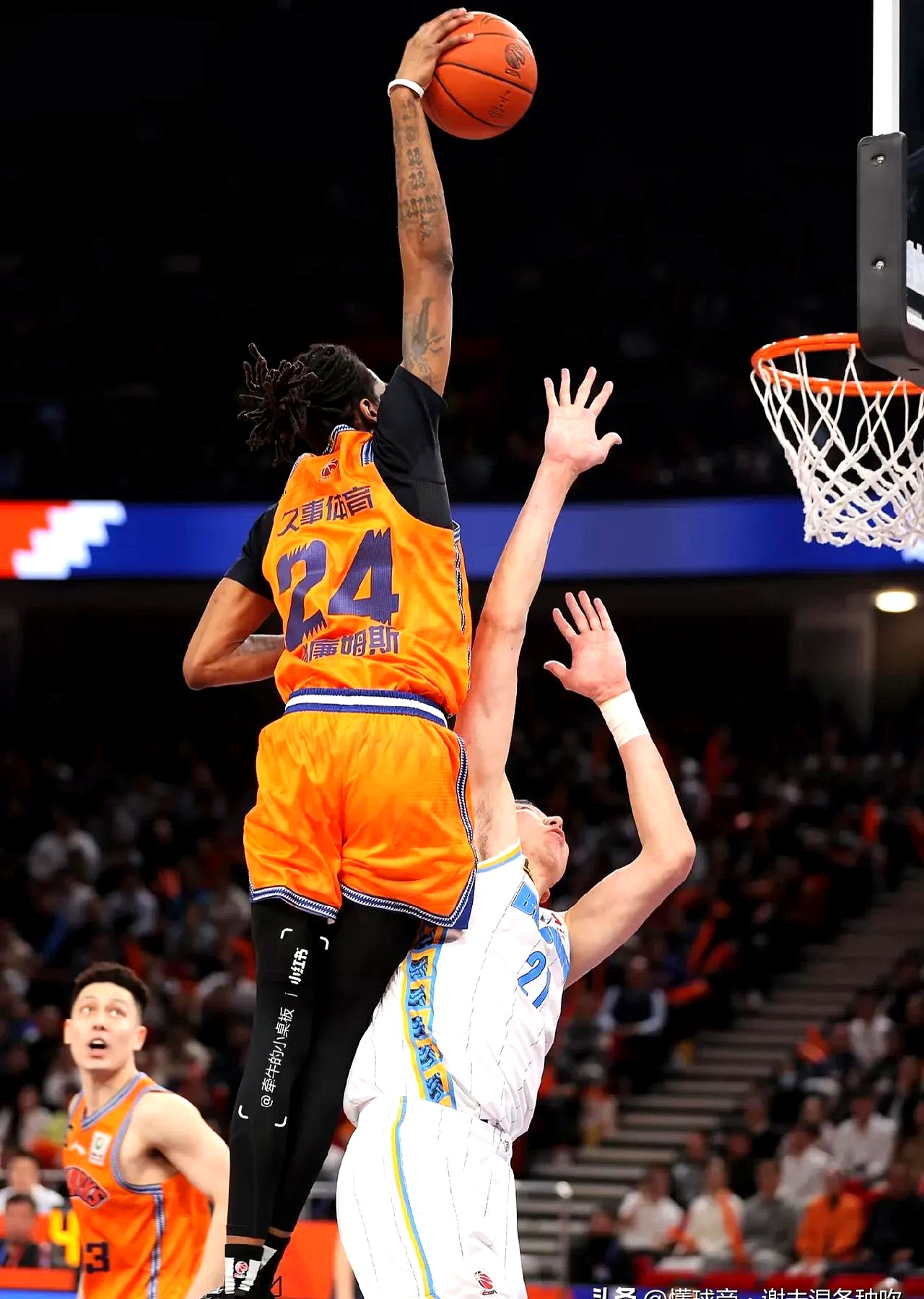 包含巴西男篮逆转火箭，莫兰特一己之力扛起全队的词条