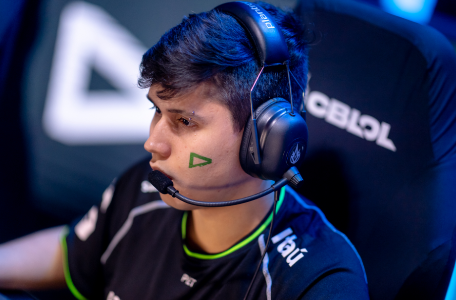 火爆对决!决赛冲刺激烈,晋级之路 火爆对决!决赛冲刺激烈,晋级之路