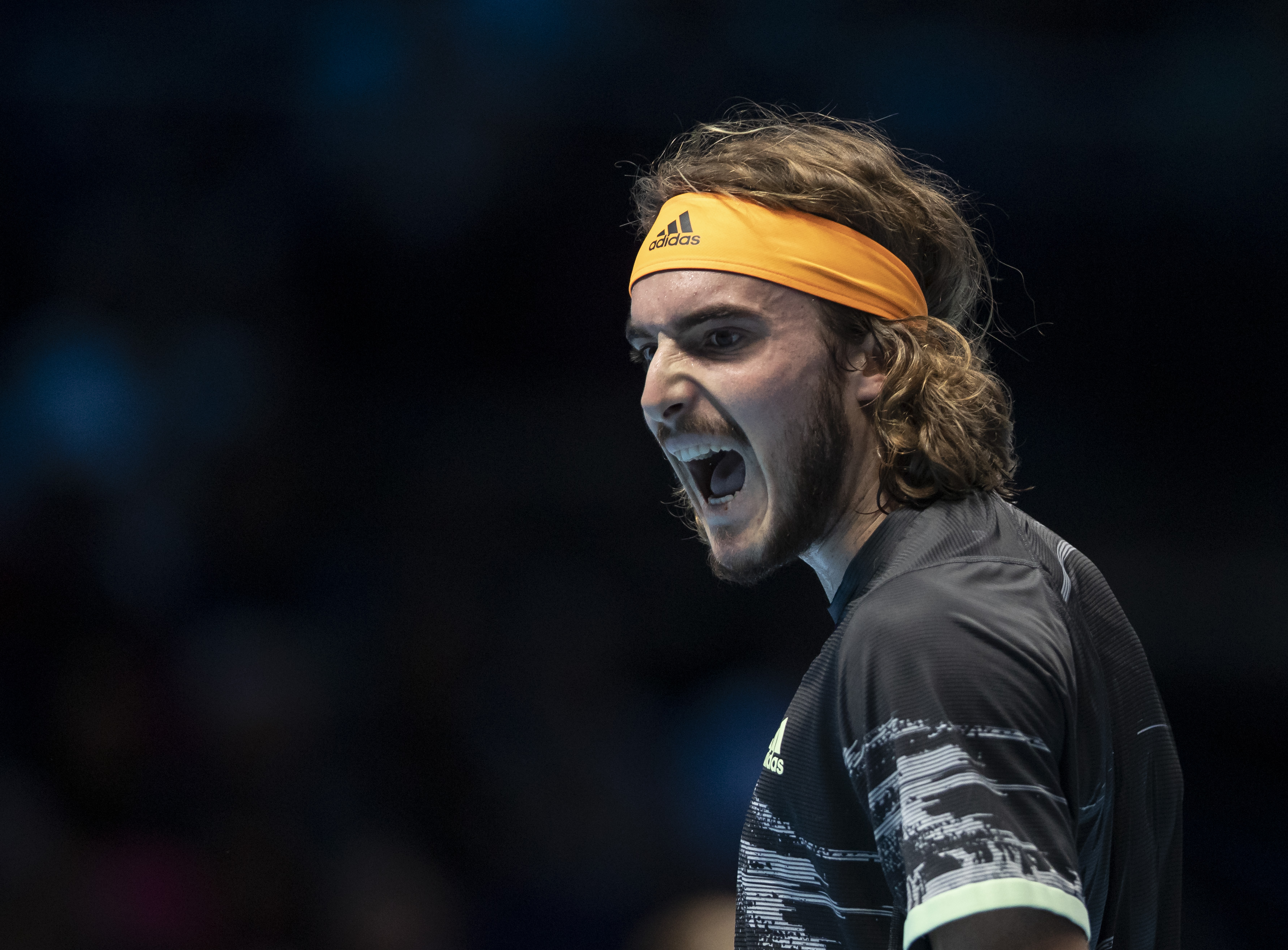 日本网球队轻取意大利网球队，西西帕斯爆发神勇的简单介绍