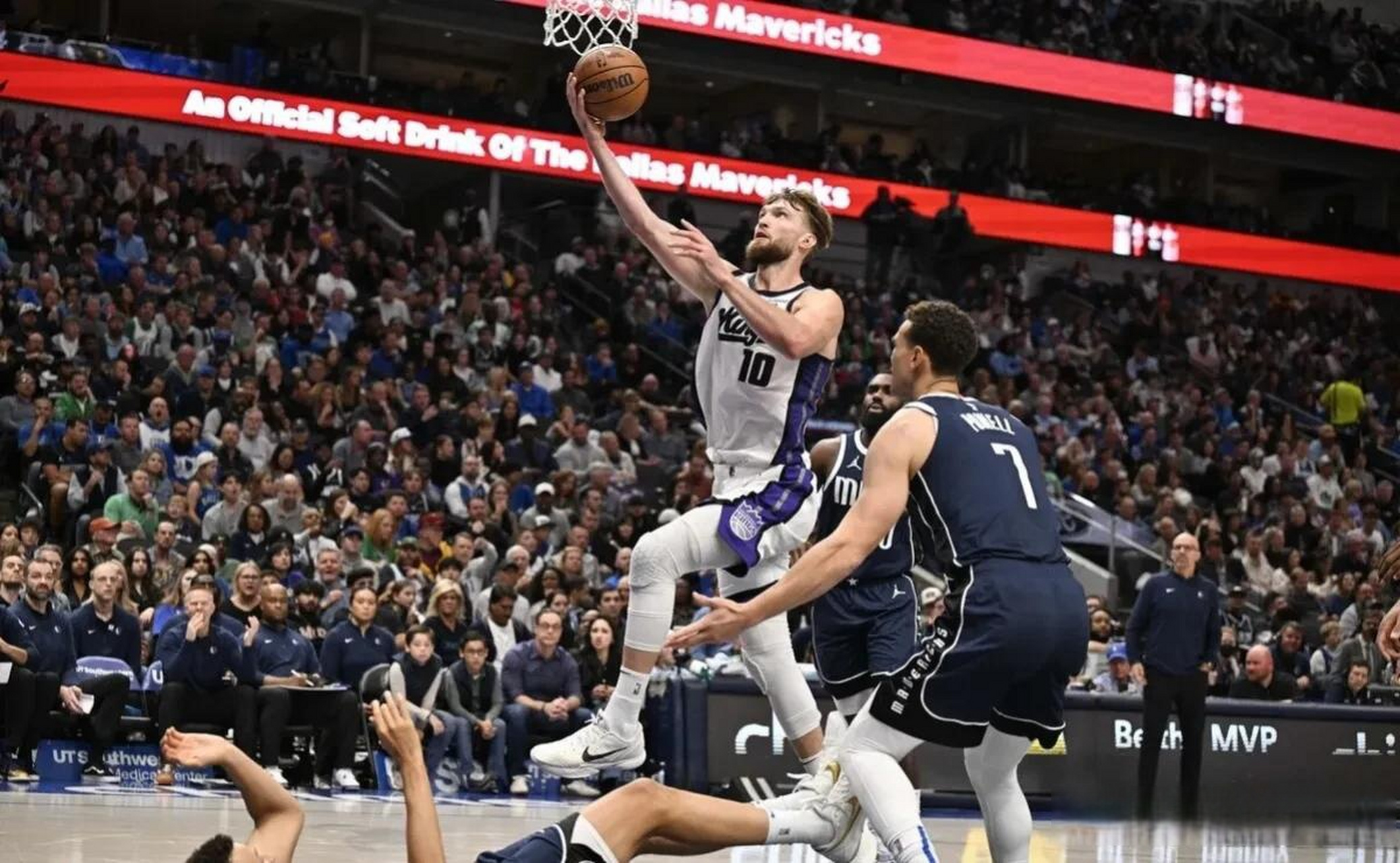 独行侠强势黄蜂，萨博尼斯高光表现的简单介绍