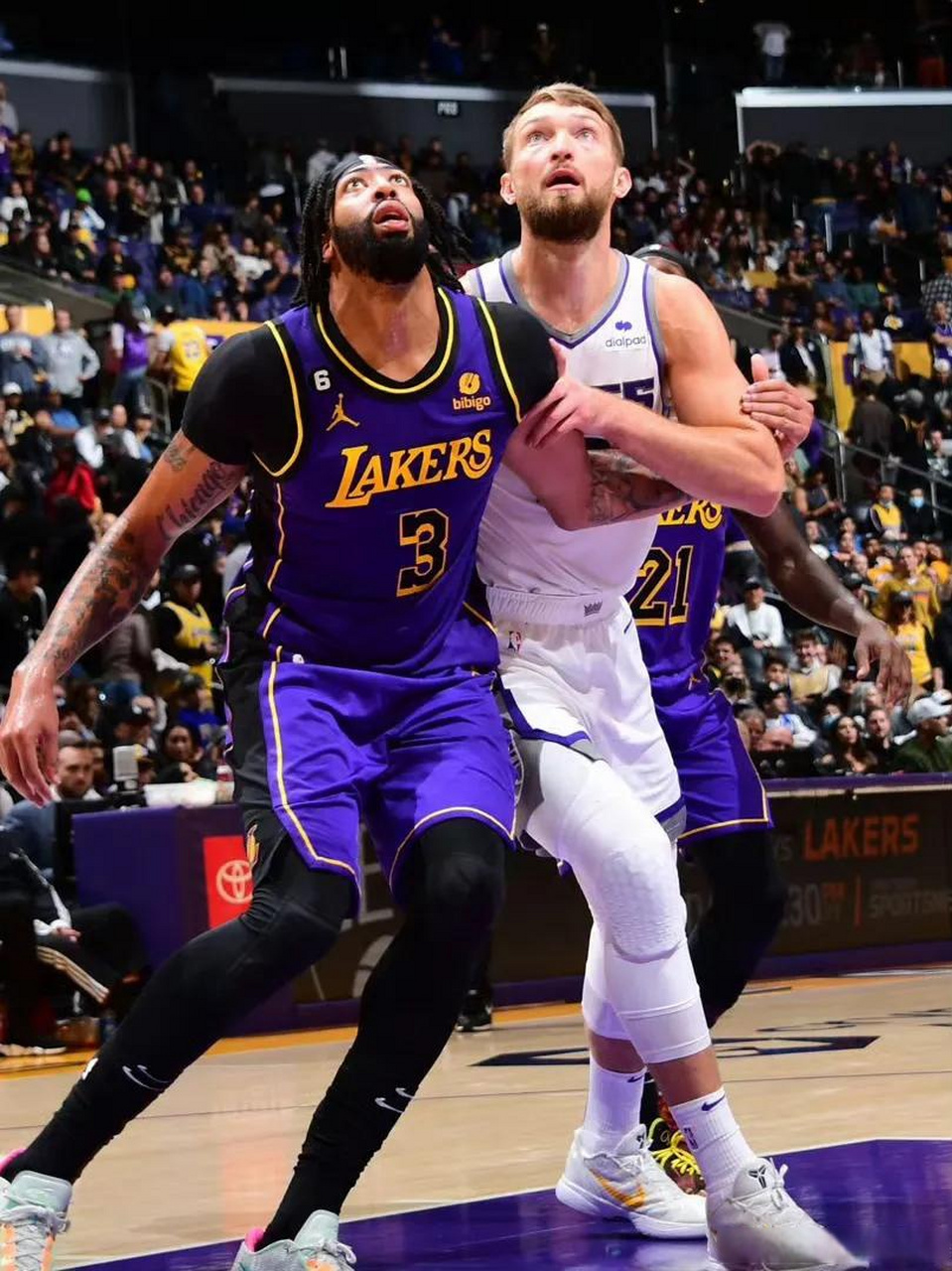 包含公牛绝地反击湖人B队，萨博尼斯惊艳世界的词条