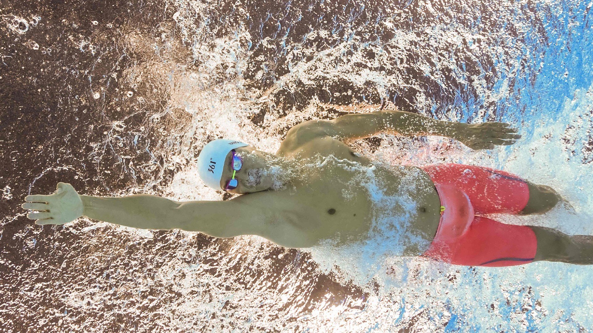 卢卡库完美发挥定乾坤，南非对阵尼斯的战术启示与个人英雄主义